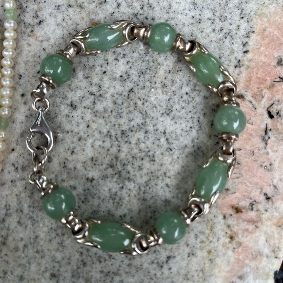 Genuine Green Jade Sterling Silver Flower Necklace bracelet and earring set - Picture 6 of 10